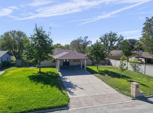 204 Betty Lou Dr, Del Rio, TX 78840