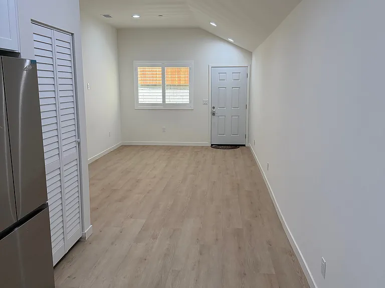 15030 Hesby St — Photo 17