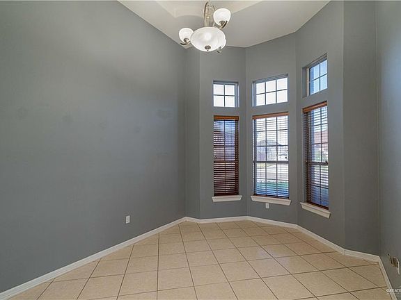 4th image of 504 E Biyaneta Ave
