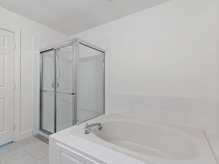 240 Timber Knoll Dr — Photo 9