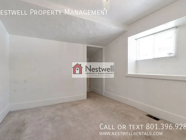 2308 S Green St — Photo 14