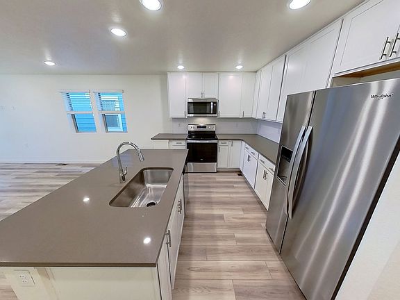 3 Bedroom 2.5 Bathroom - Cottage 2
