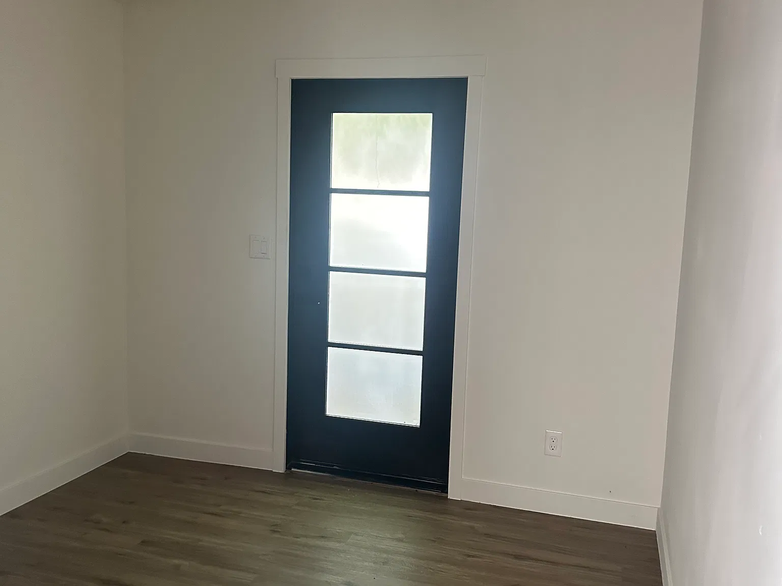 3 bed, 850 sqft, $2,000 — Photo 4
