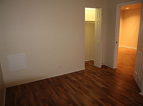 5th image of 5086 Euclid Ln