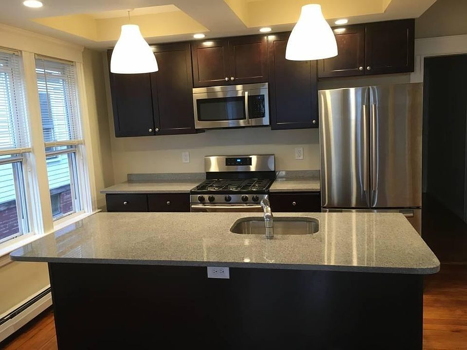2nd image of 81 Radcliffe Ave #1