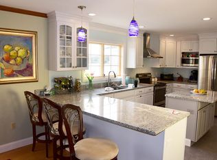 195 Seneca Dr, Groton, CT 06340
