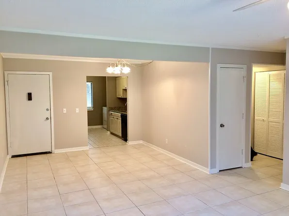 25 Deallyon Ave APT 129, Hilton Head Island, SC 29928