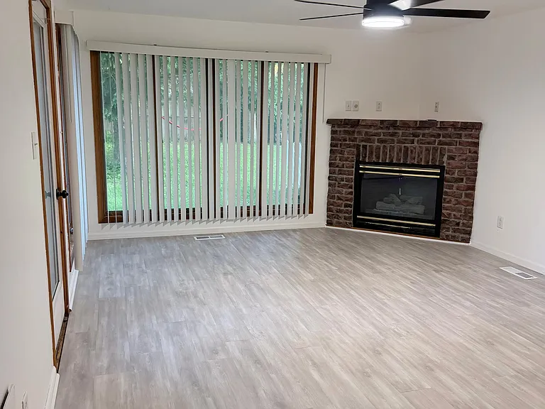 1115 Twilight Dr — Photo 3