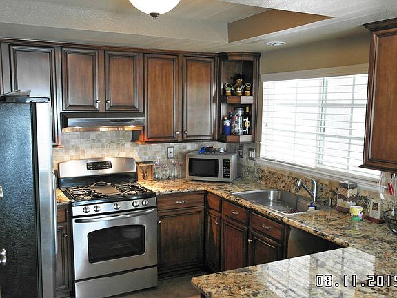 4th image of 10543 Elm Ave
