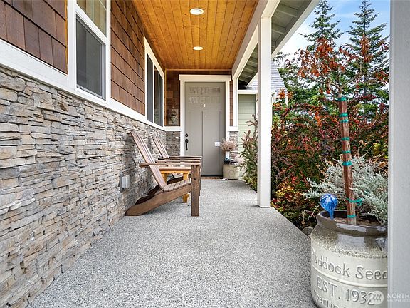 3rd image of 3103 Calvin Court