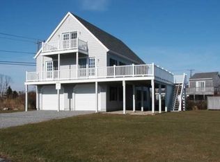 4 4th St, Narragansett, RI 02882