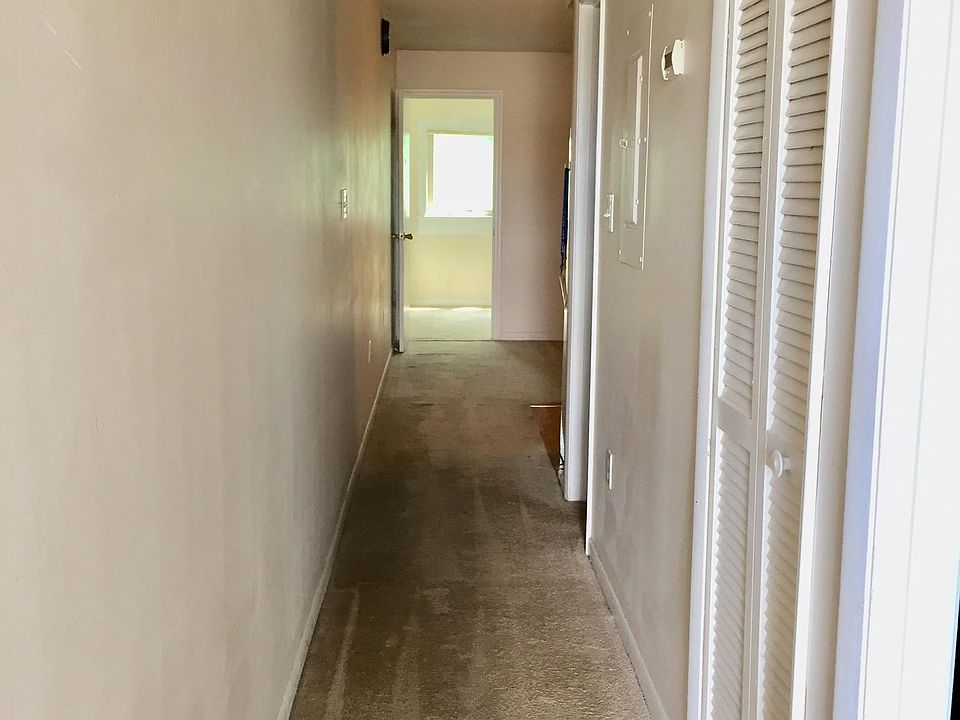 2nd image of 41 Bee St