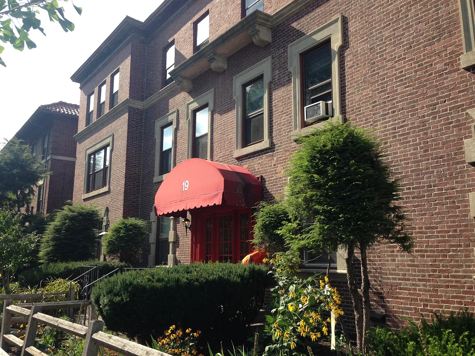 2 bed, 800 sqft, $2,650 — Photo 2