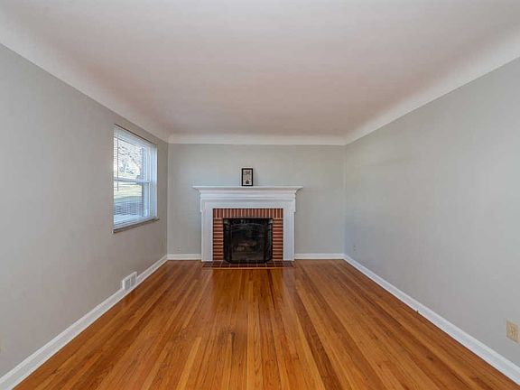 5th image of 3841 Malaer Dr