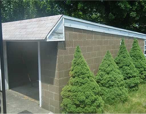 2nd image of 2103 Harrison St