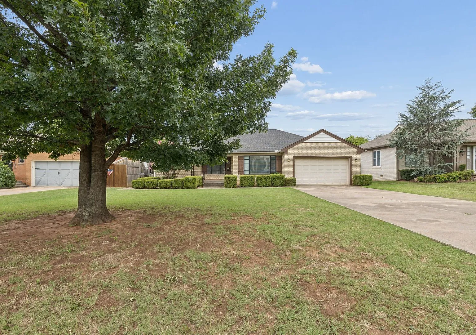 Beautiful Home In Nichols Hills For Rent — Photo 3