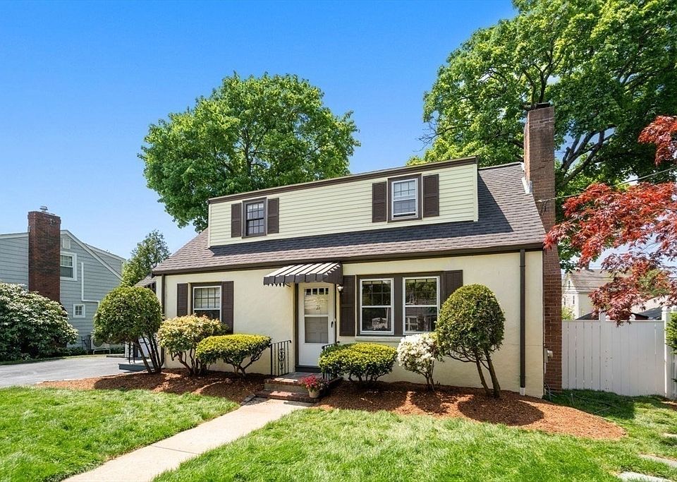 1st image of 21 Rose Dr