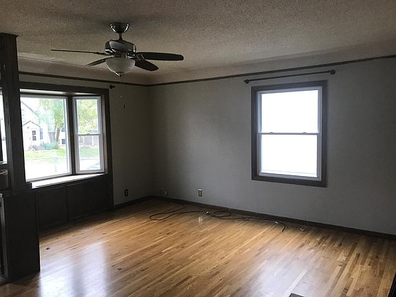 4th image of 3234 Stinson Blvd