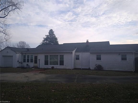 4th image of 217 Greenside Dr