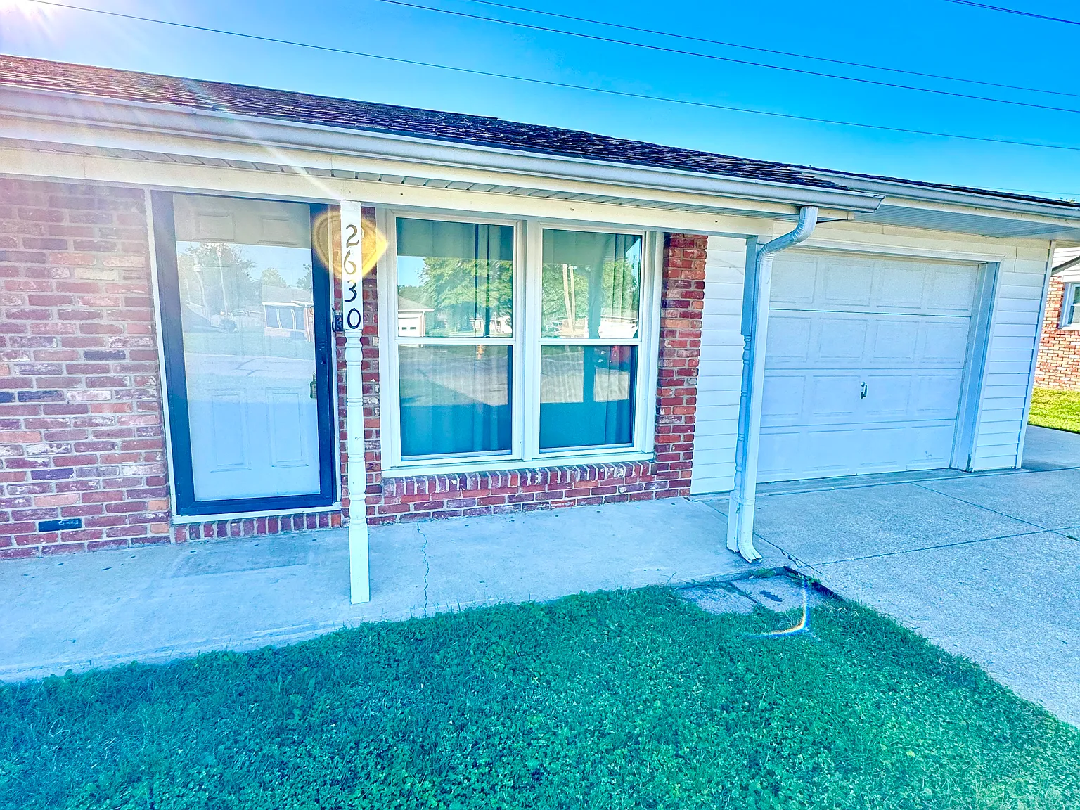 3 bed, 1.5 bath, 975 sqft, $1,700 — Photo 2
