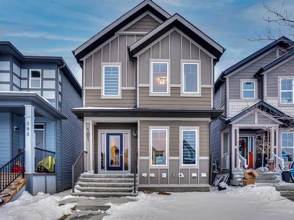 181 Walcrest Blvd N, Calgary, AB T2X 4L4