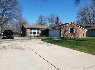 49 Mishawaka Dr, Rochester, IL 62563