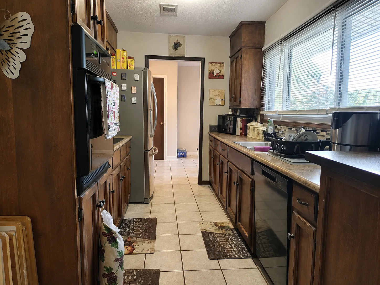 3 bed, 1869 sqft, $1,800 — Photo 2