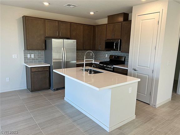 5th image of 12083 Arrebol Ave