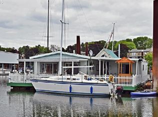 11656 N Island Cove Ln, Portland, OR