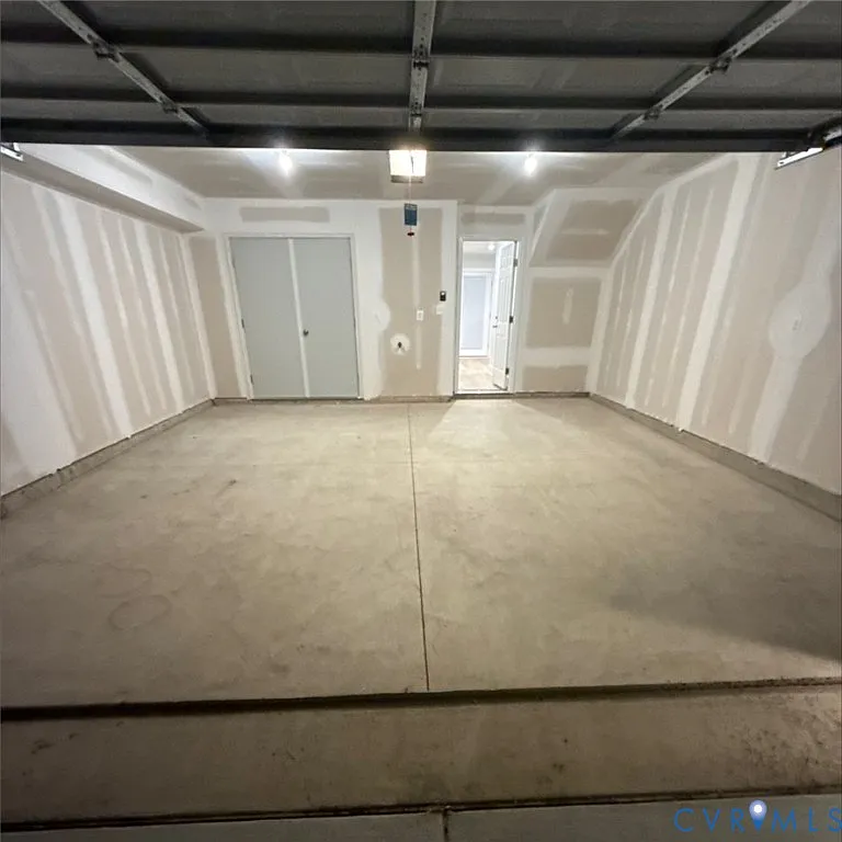 4 bed, 3.0 bath, 2013 sqft, $2,650 — Photo 1