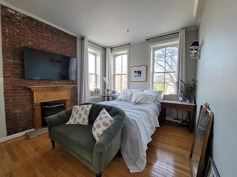 580 Jersey Ave #3R — Photo 1