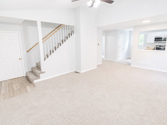 3rd image of 5318 Godas Cir