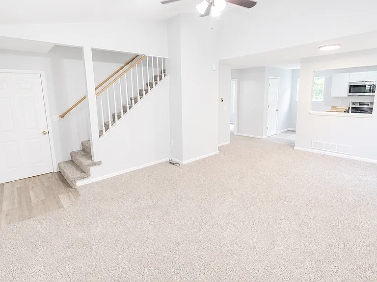 5318 Godas Cir — Photo 3