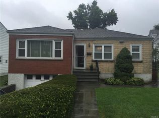 13 Surrey Ln, Yonkers, NY 10710