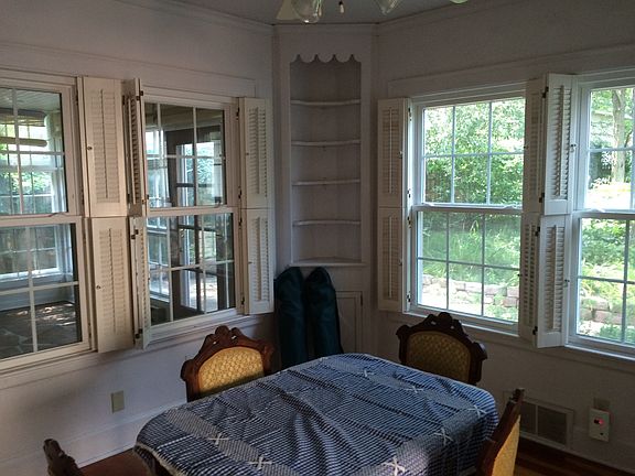 2nd image of 3095 Stratford Avenue