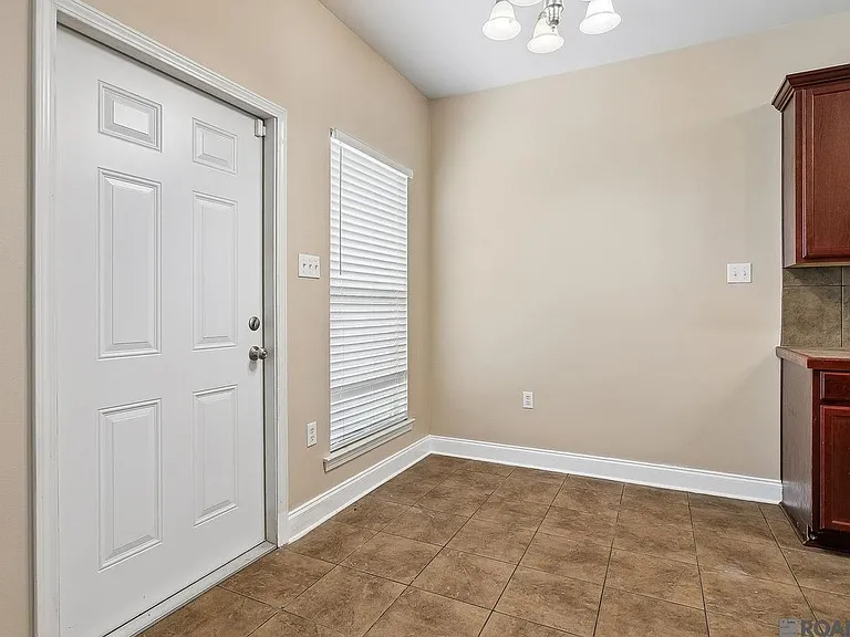 11176 Merlo Dr — Photo 6