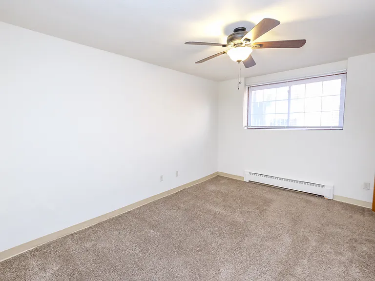 Emerson Apartments | 2537 — Photo 8