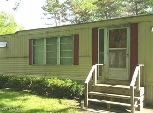 4467 Bay Rd, Gladwin, MI 48624