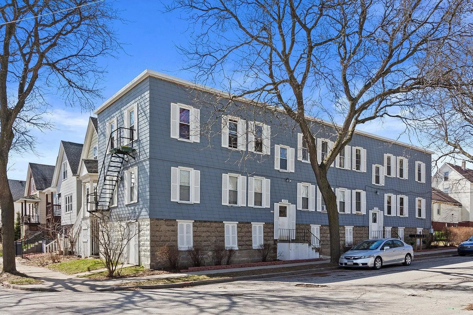 1225 E Wright St - Unit 4 — Photo 4