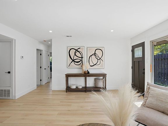 4th image of 5442 Roundtree Ct APT A