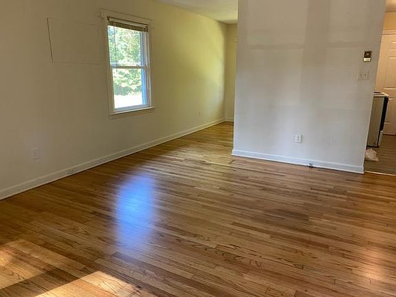 2nd image of 2072 Washington St