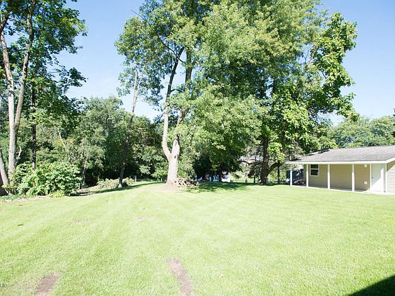 3rd image of 114 Beadle Lake Dr