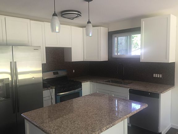 5th image of 21200 Kipling Ave