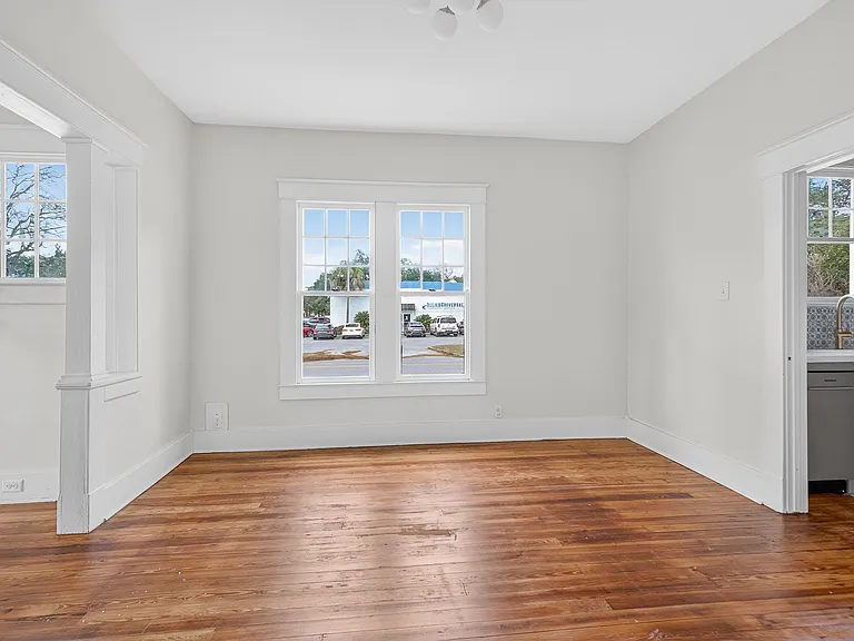 1420 N 9th Ave — Photo 10