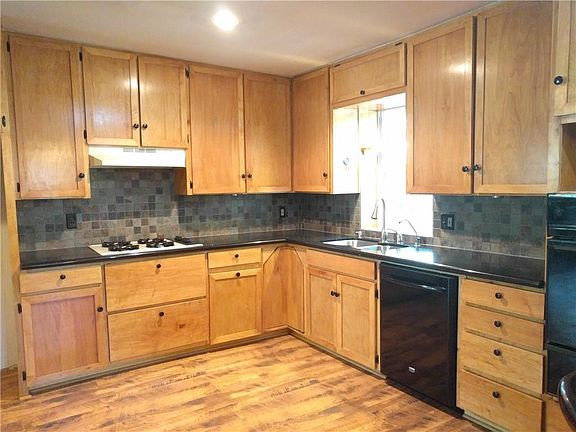 3rd image of 1705 Cordell St