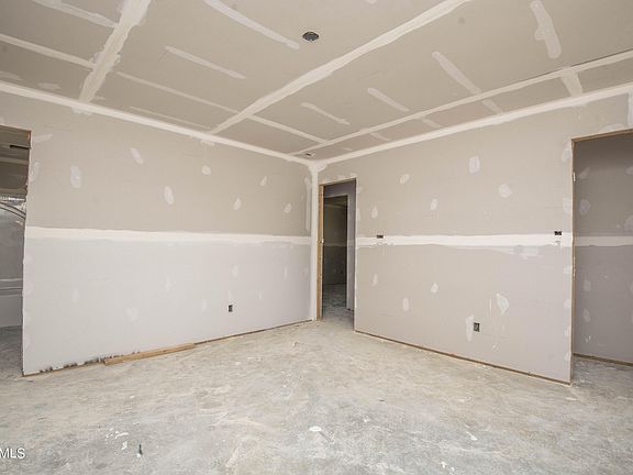 5th image of 4624 SW Freund St Lot 8