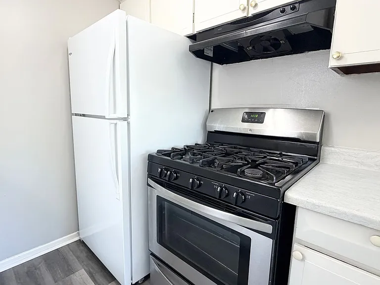 Powderhorn Park Apartments — Photo 22