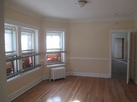 3rd image of 5515 W Race Ave