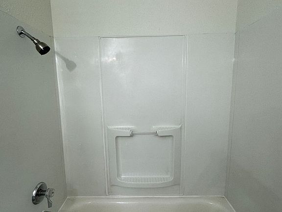 3rd image of 912 NE 91st Ave #12