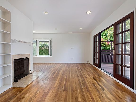 5th image of 10810 Esther Ave